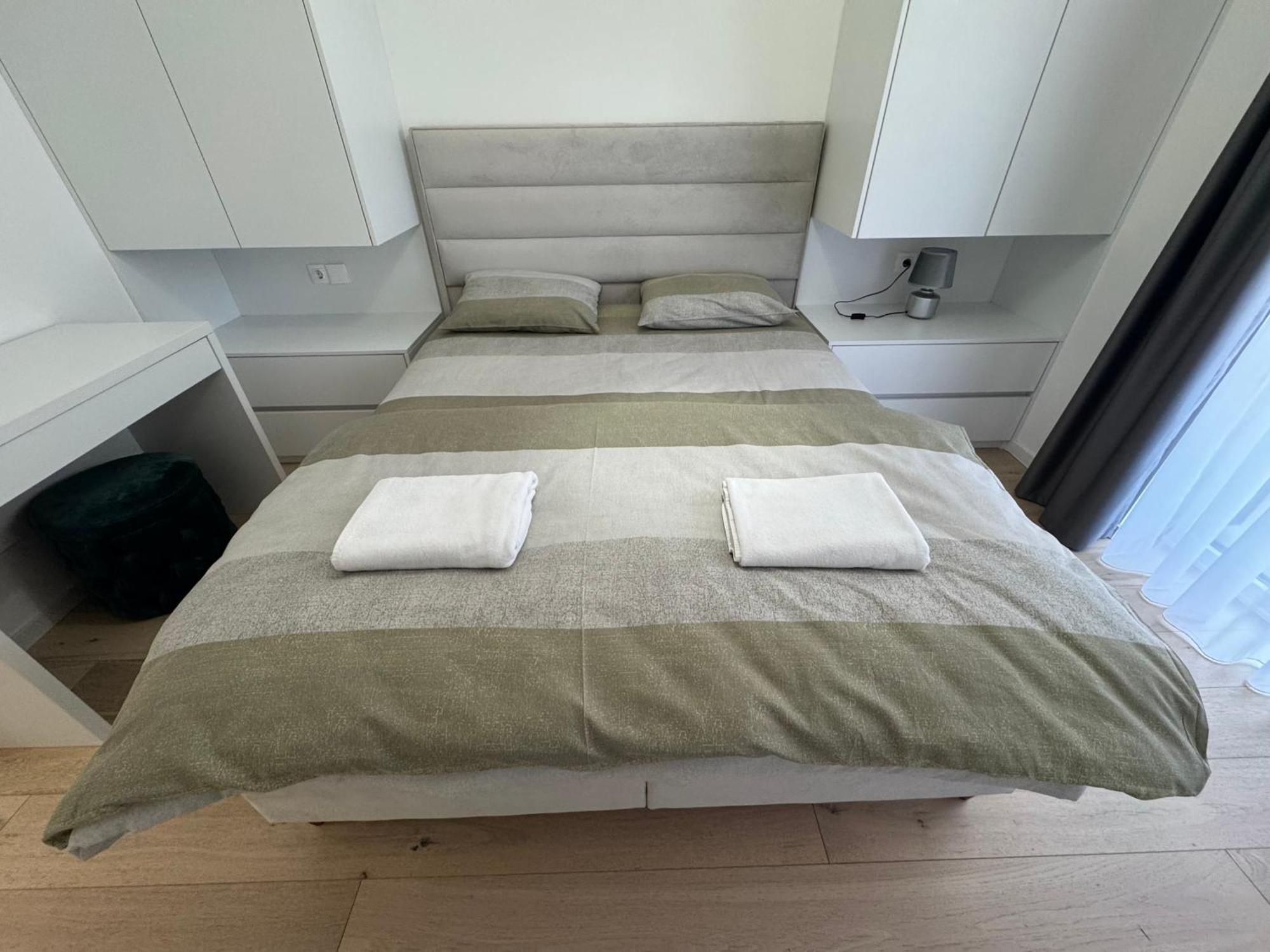 Apartment Lux Waves 2bdr With Private Parking