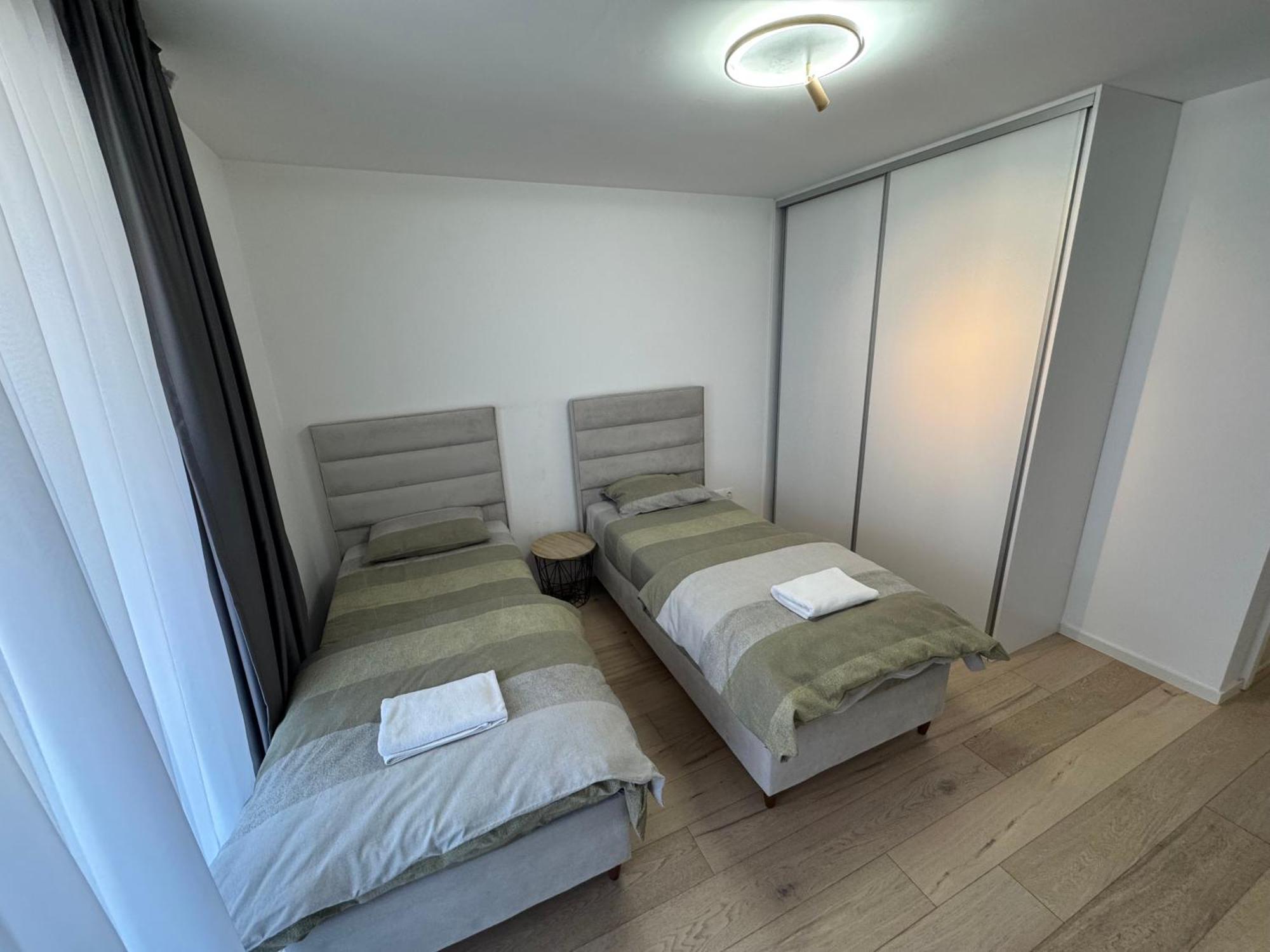 Apartment Lux Waves 2bdr With Private Parking *