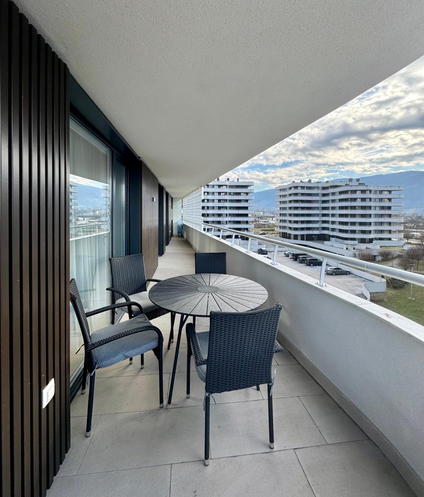 Lux Waves 2bdr With Private Parking Apartment Sarajevo