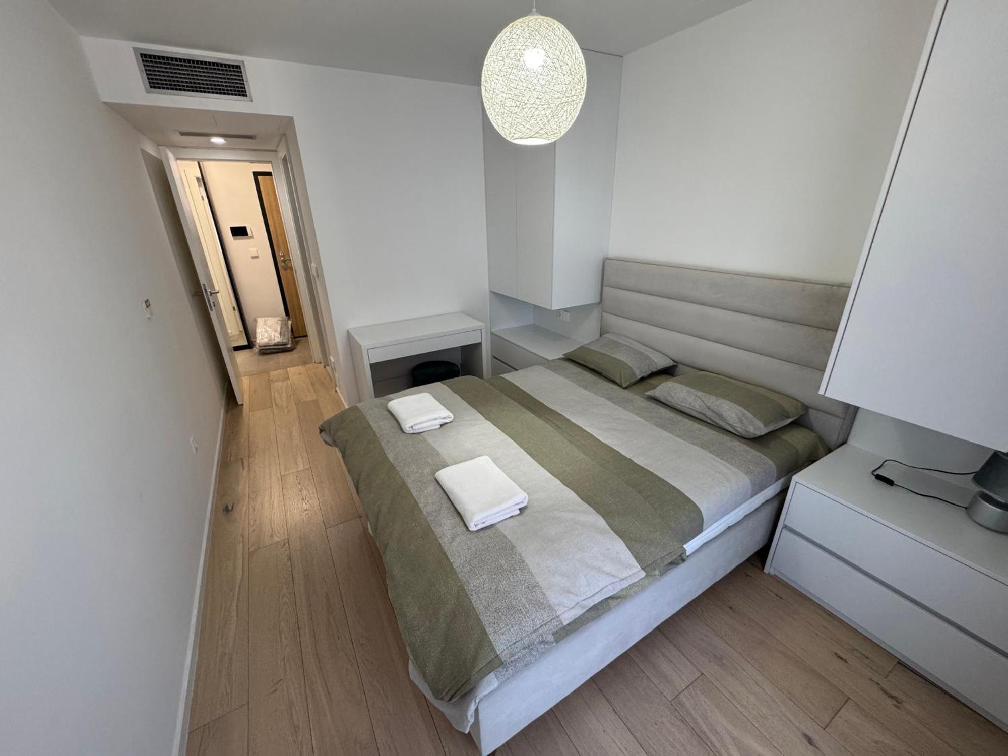 Lux Waves 2bdr With Private Parking *