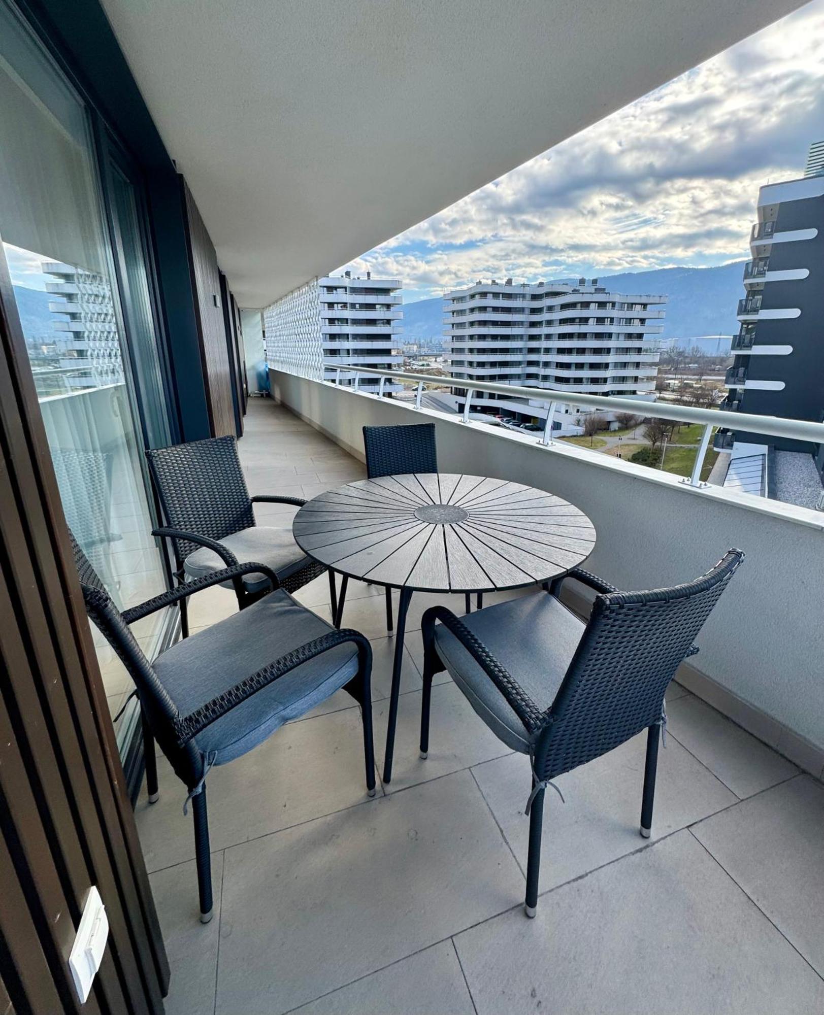 Lux Waves 2bdr With Private Parking Sarajevo