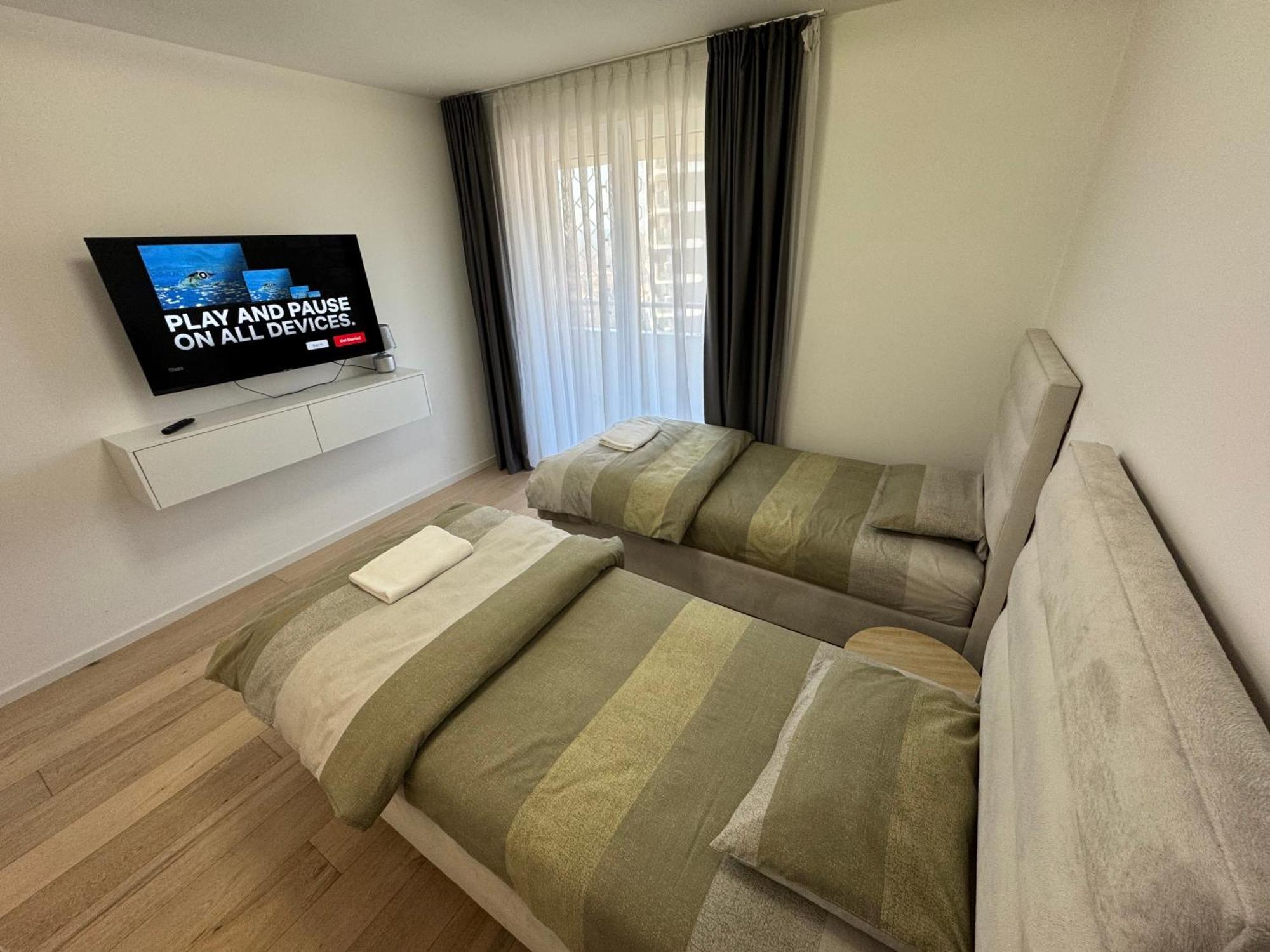 Lux Waves 2bdr With Private Parking * Sarajevo