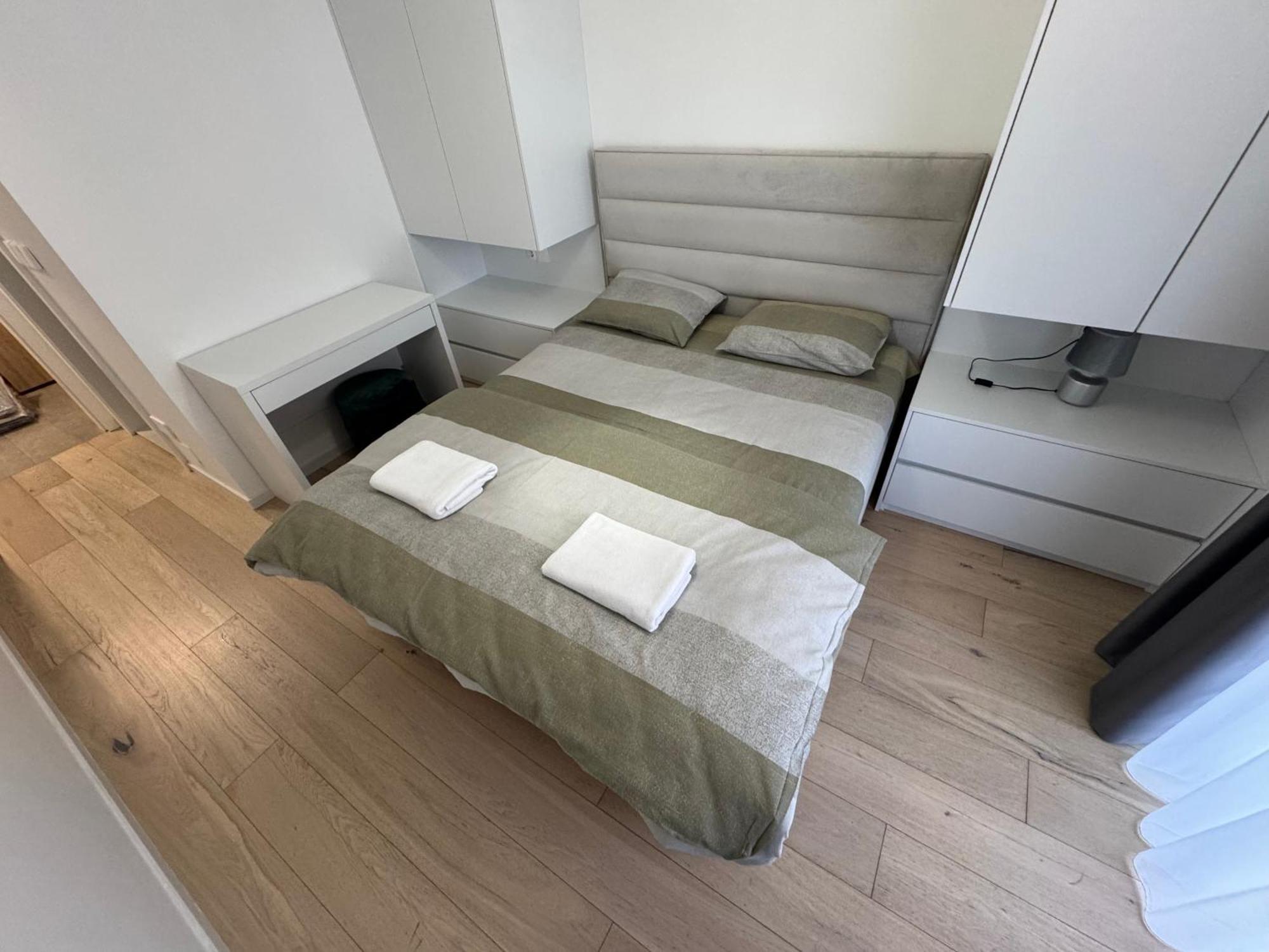 Apartment Lux Waves 2bdr With Private Parking Sarajevo